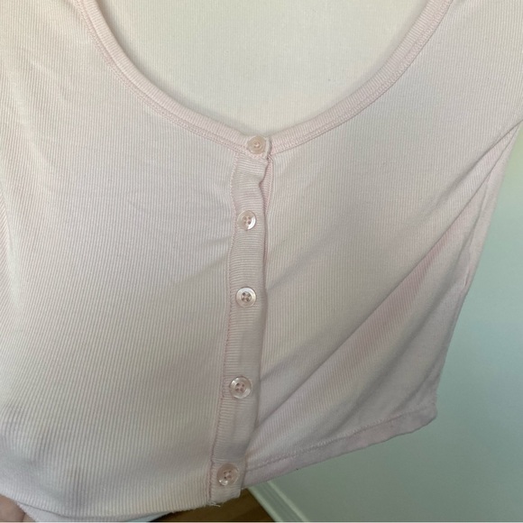 ARITZIA Sunday Best Holly Top T-shirt Baby Tee in Light Baby Pink • XS - Picture 3 of 9